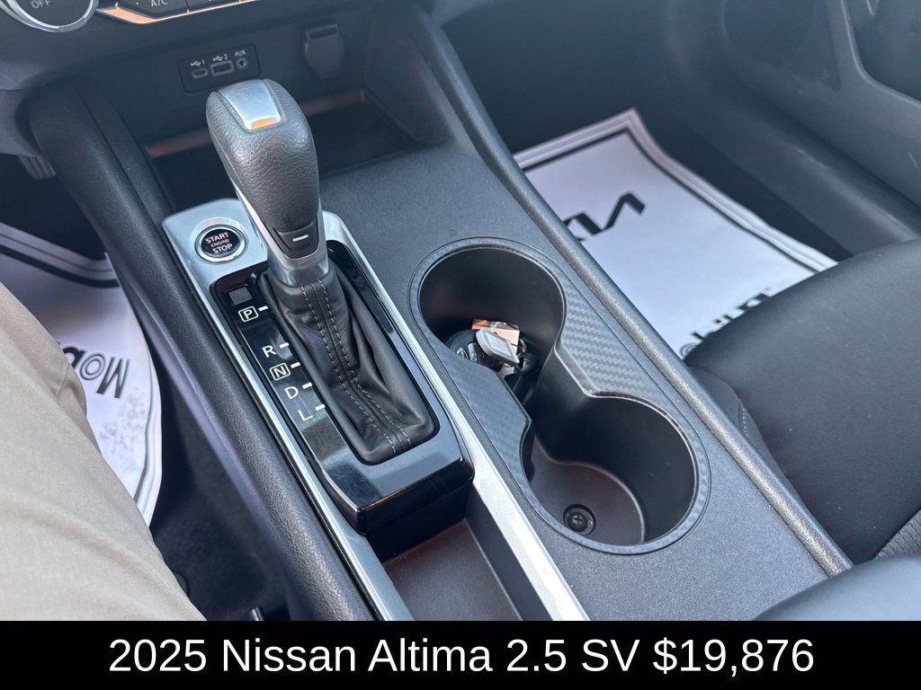 Used 2025 Nissan Altima 2.5 SV FWD image 30