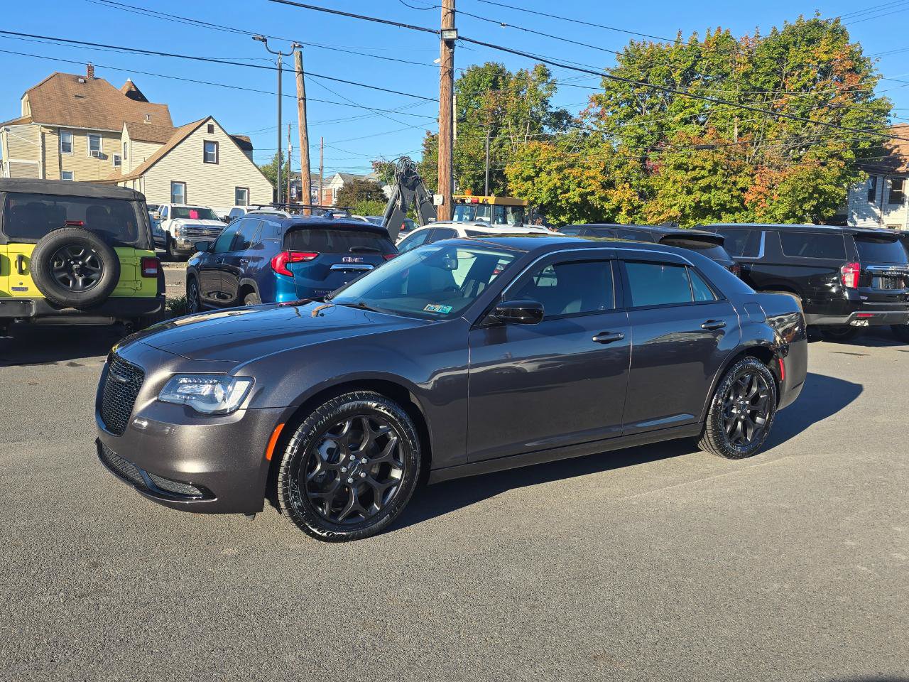 Used 2022 Chrysler 300 Touring w/ Sport Appearance Package AWD/4WD image 3
