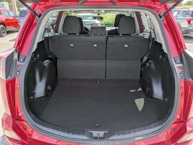 Used 2016 Toyota RAV4 LE FWD image 13