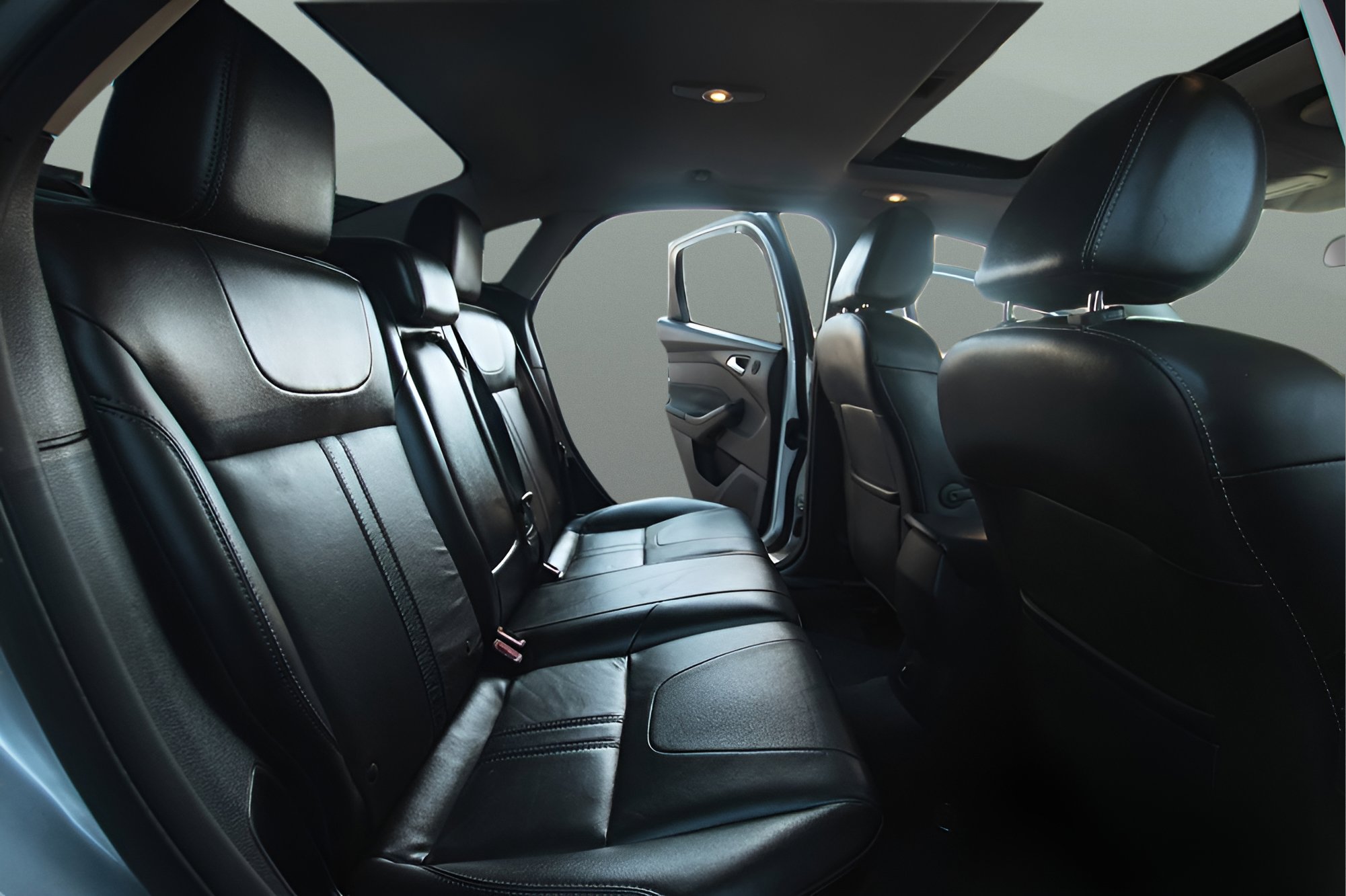 Used 2014 Ford Focus Titanium image 14