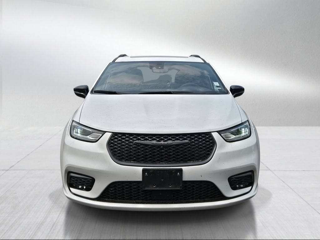 Used 2025 Chrysler Pacifica Limited FWD image 8