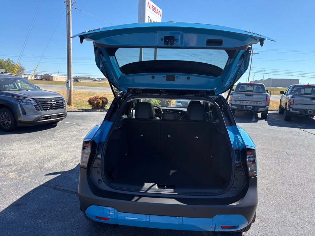 New 2027 Nissan Kicks SR w/ SR Premium Package AWD/4WD image 13