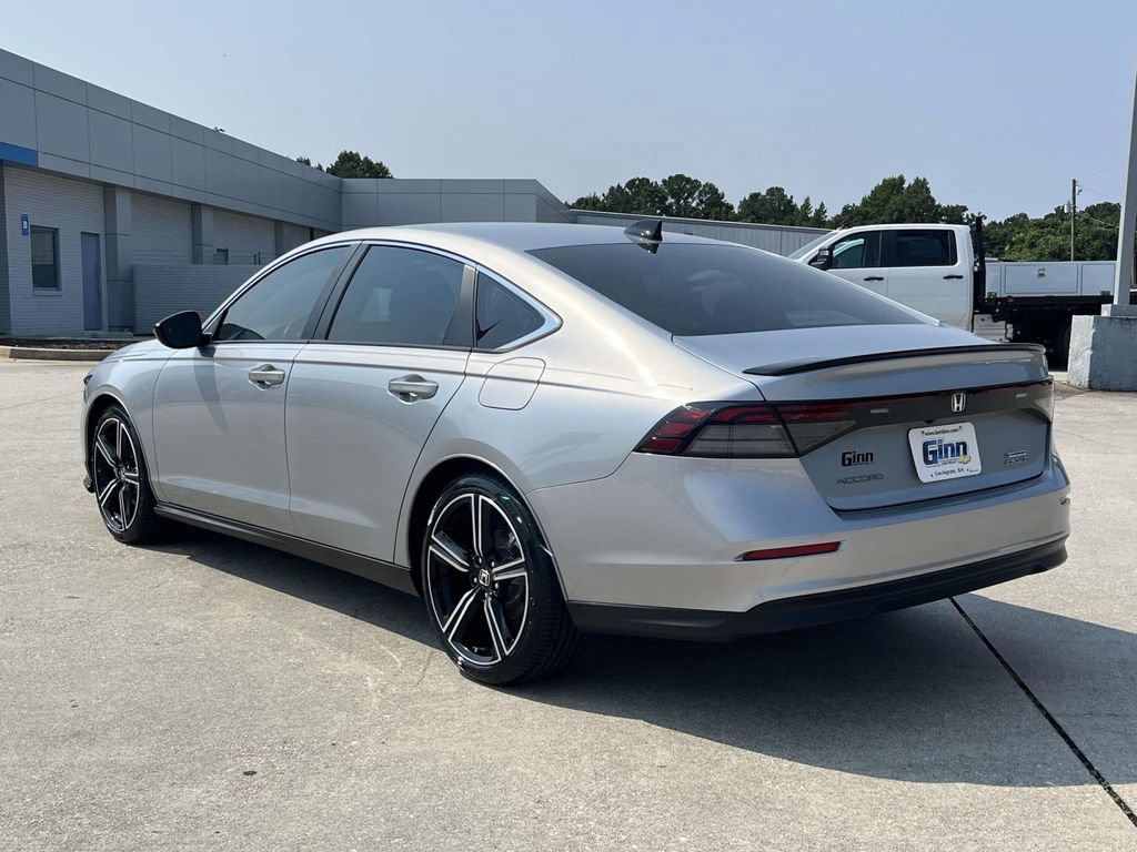 Used 2025 Honda Accord Sport image 3