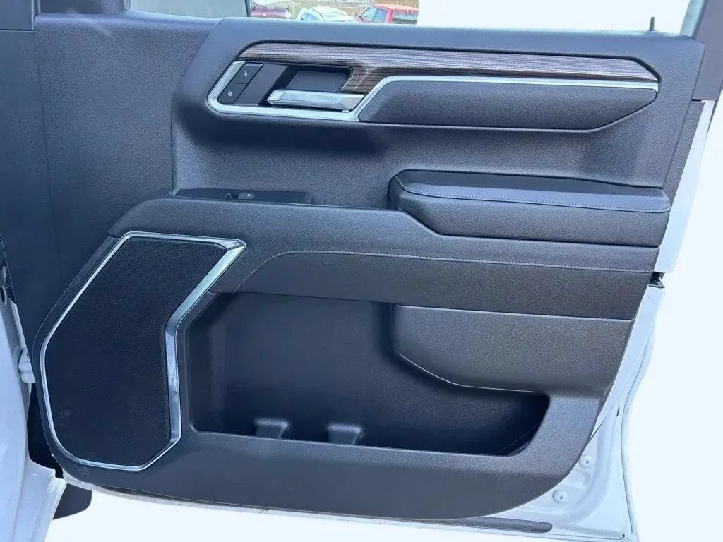 Used 2023 Chevrolet Silverado 1500 RST w/ Protection Package AWD/4WD image 32