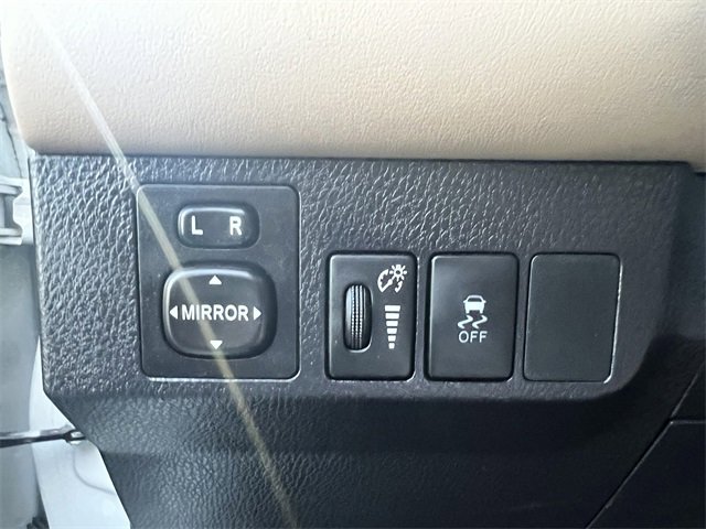 Used 2015 Toyota RAV4 XLE image 39