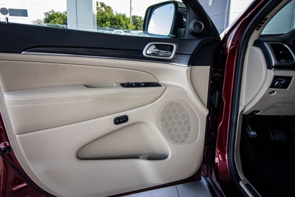 Used 2020 Jeep Grand Cherokee Limited image 20