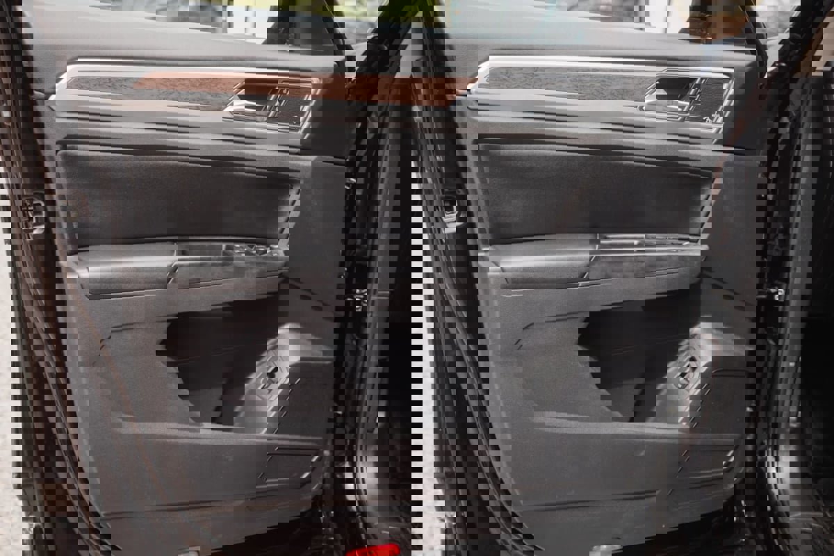 Used 2018 Volkswagen Atlas SEL Premium image 12