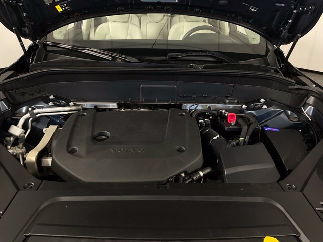 Certified 2025 Volvo XC90 B6 Plus w/ Protection Package Premier AWD/4WD image 40