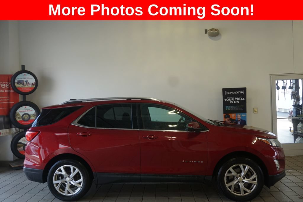 Used 2018 Chevrolet Equinox LT w/ Sun & Infotainment Package AWD/4WD image 2