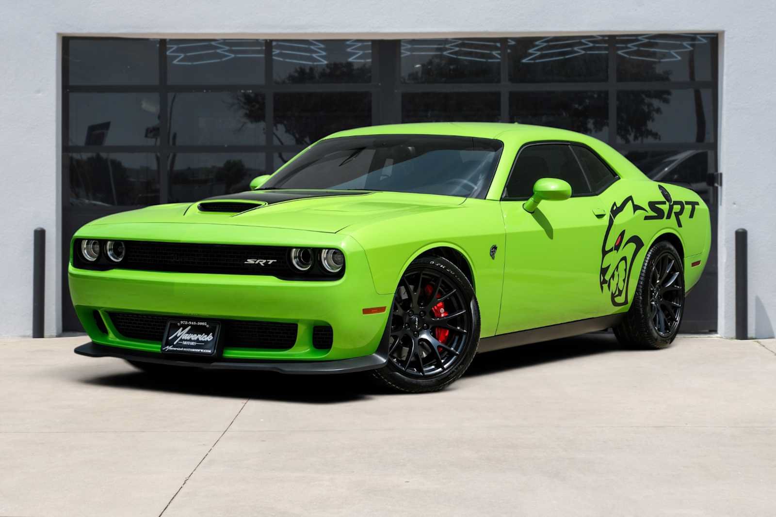 Used 2015 Dodge Challenger SRT Hellcat RWD image 1