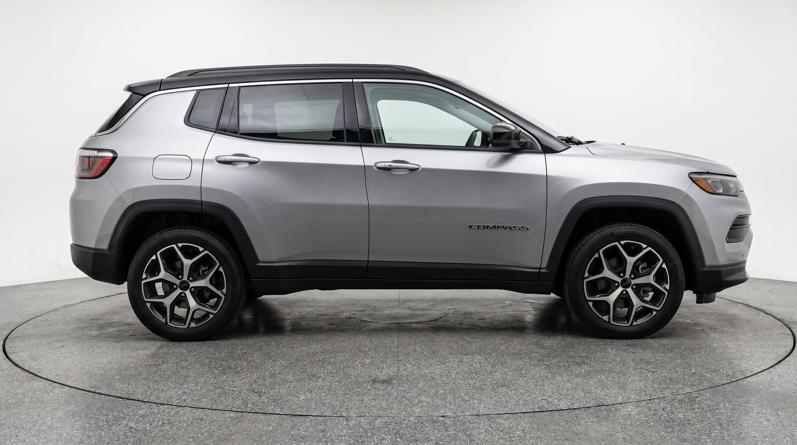 Used 2025 Jeep Compass Limited AWD/4WD image 11