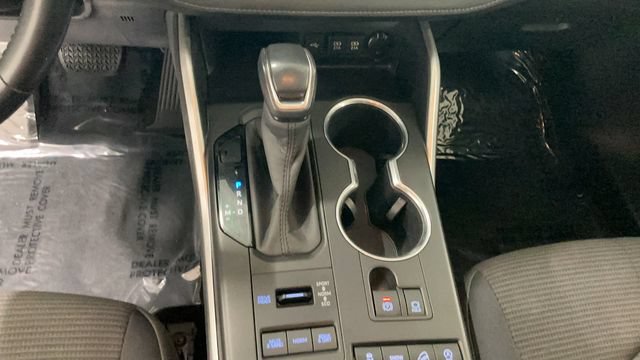 Used 2020 Toyota Highlander LE AWD/4WD image 19