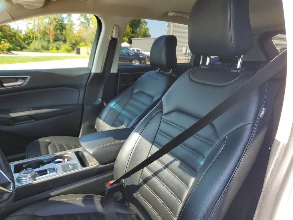 Used 2023 Ford Edge SEL image 16