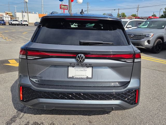 New 2026 Volkswagen Tiguan SE R-Line FWD image 10