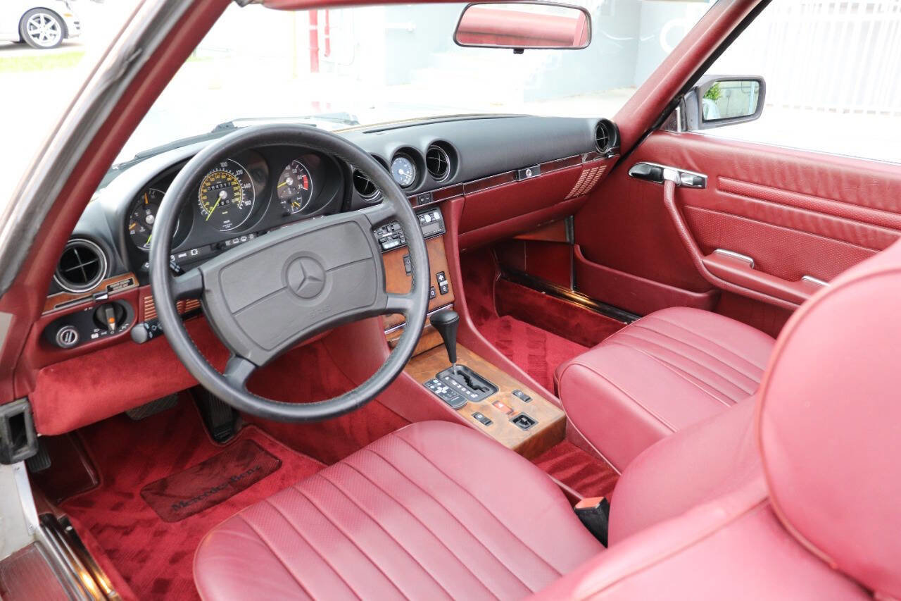 Used 1987 Mercedes-Benz 560 SL image 17