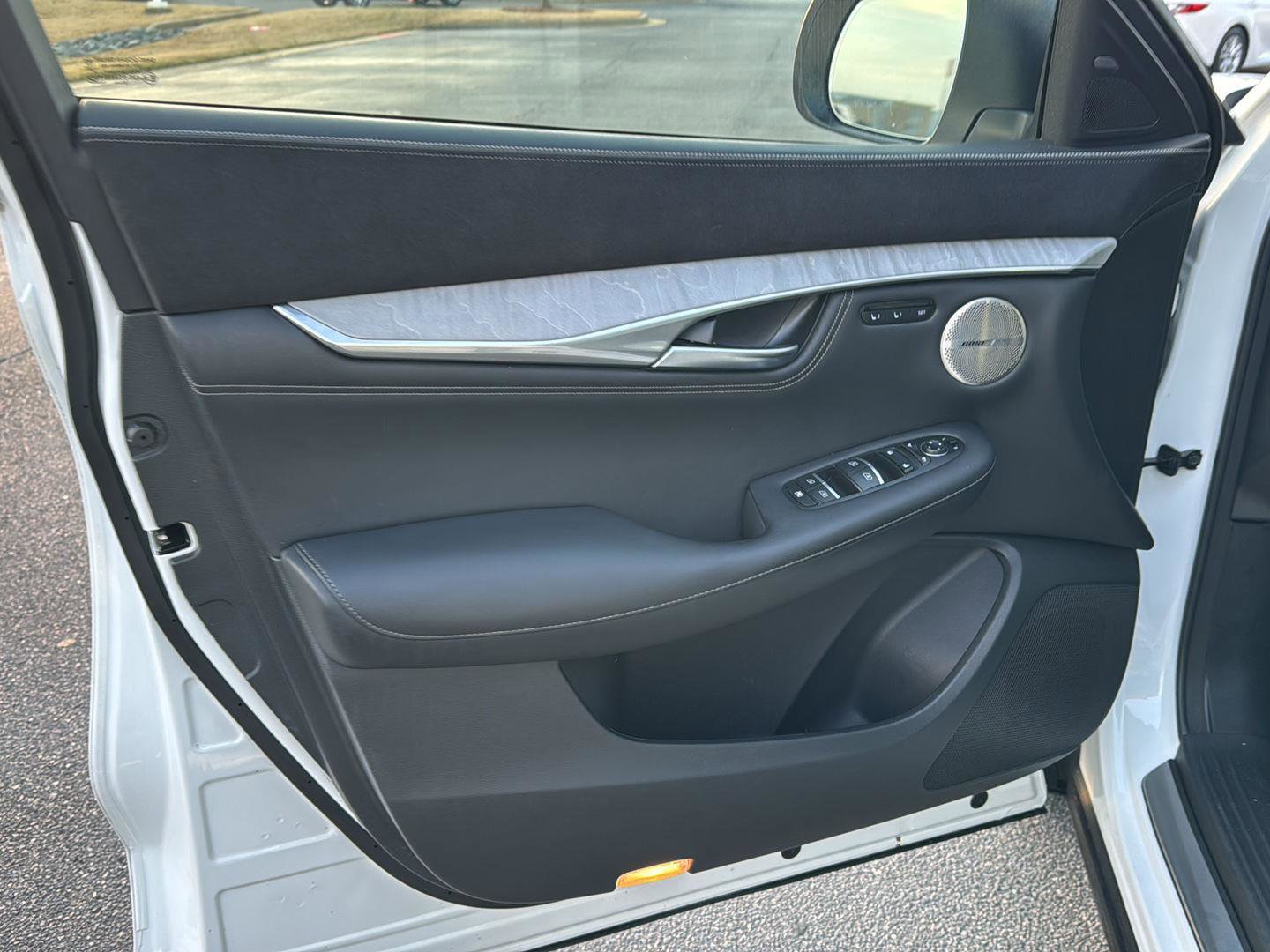 Used 2023 INFINITI QX50 Sensory w/ Accent Package image 14