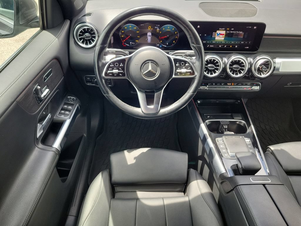 Used 2023 Mercedes-Benz GLB 250 4MATIC w/ Premium Package image 15
