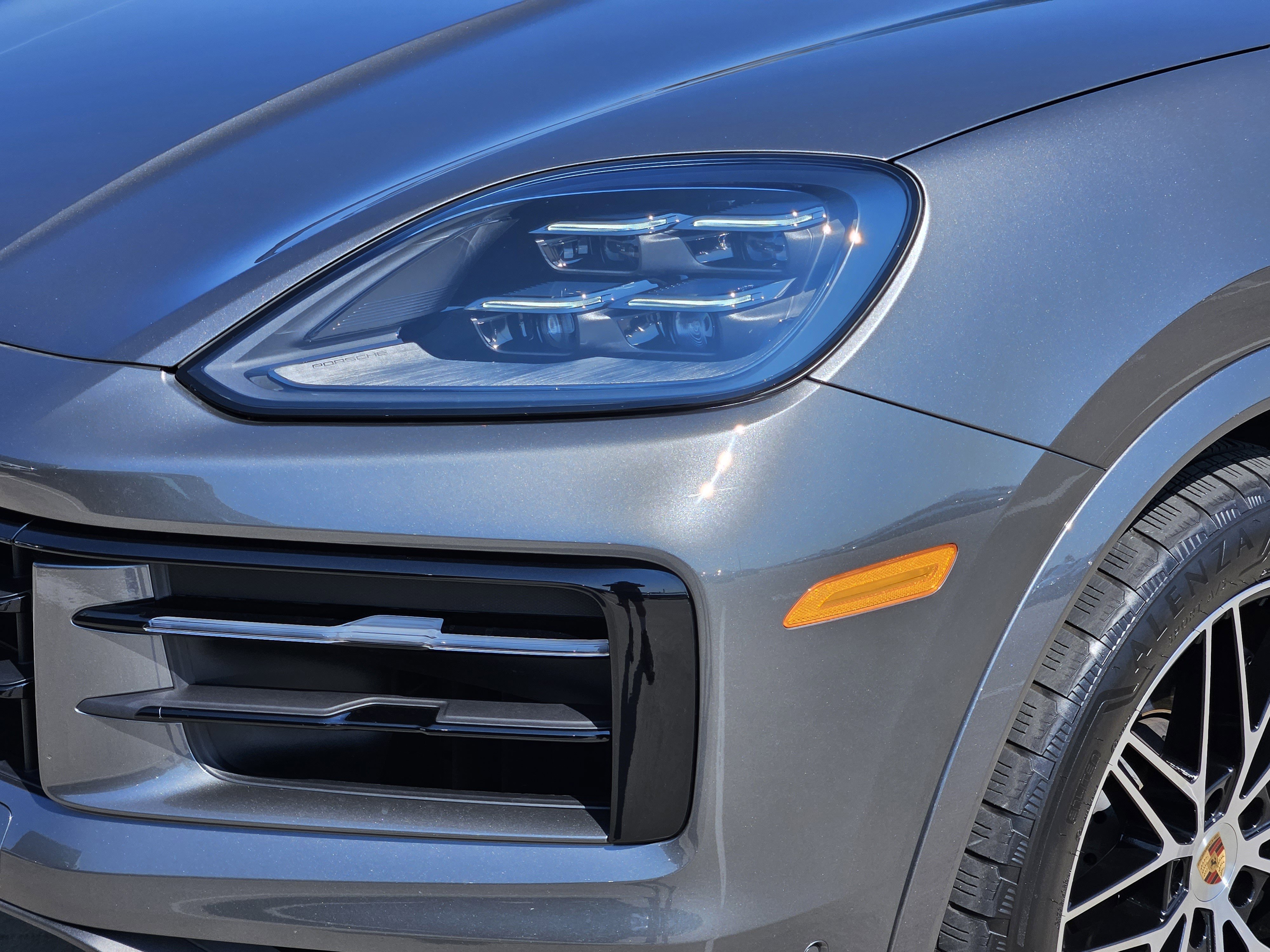 Certified 2025 Porsche Cayenne Coupe image 12