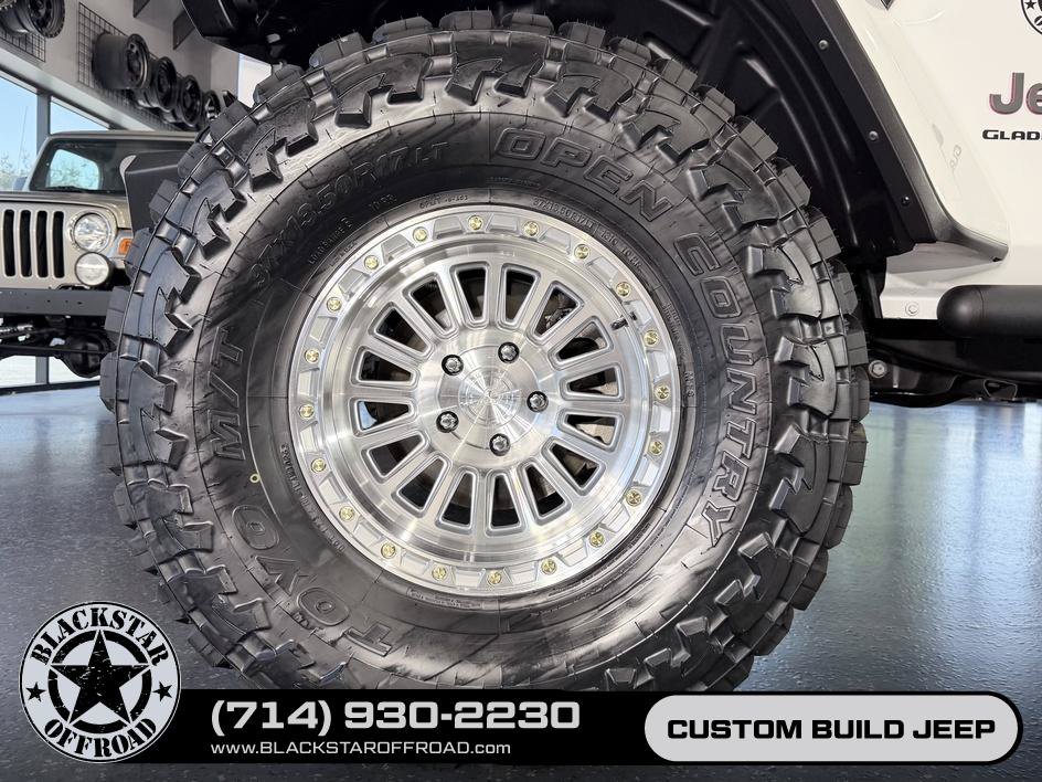 Used 2023 Jeep Gladiator Rubicon w/ Trailer Tow Package AWD/4WD image 24