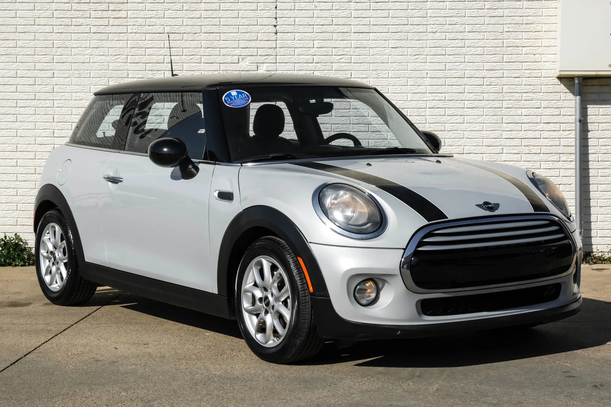 Used 2014 MINI Cooper 2-Door Hardtop image 5