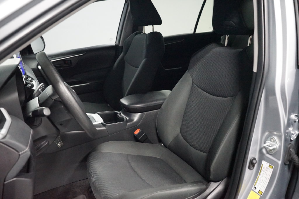 Used 2025 Toyota RAV4 LE FWD image 25