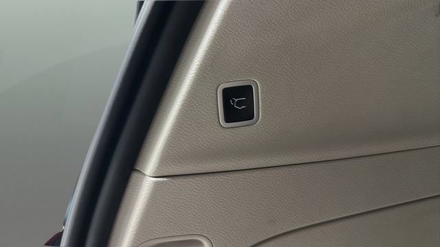 Used 2024 Chrysler Pacifica Touring-L FWD image 26