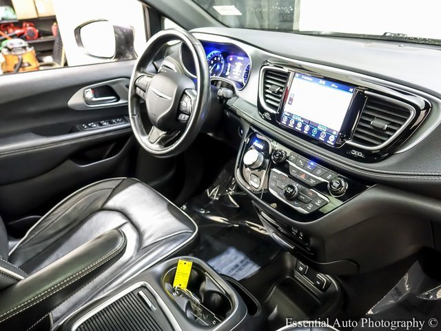 Used 2020 Chrysler Pacifica Limited w/ Advanced Safetytec Group image 23