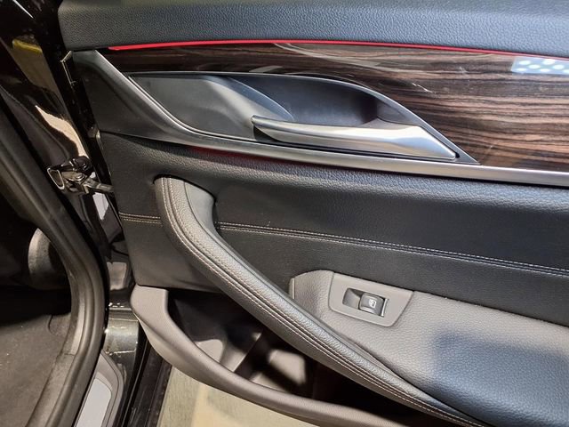 Used 2019 BMW 530e RWD image 28
