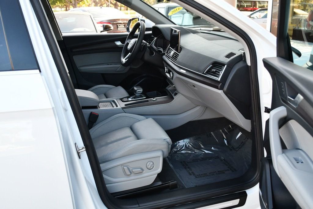 Used 2021 Audi Q5 e Premium Plus w/ Premium Plus Package image 19