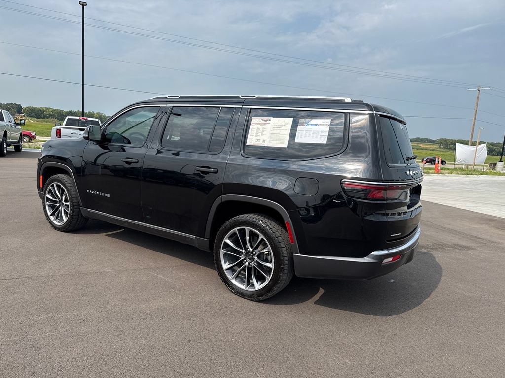 Used 2022 Jeep Wagoneer Series III w/ Premium Group I AWD/4WD image 3