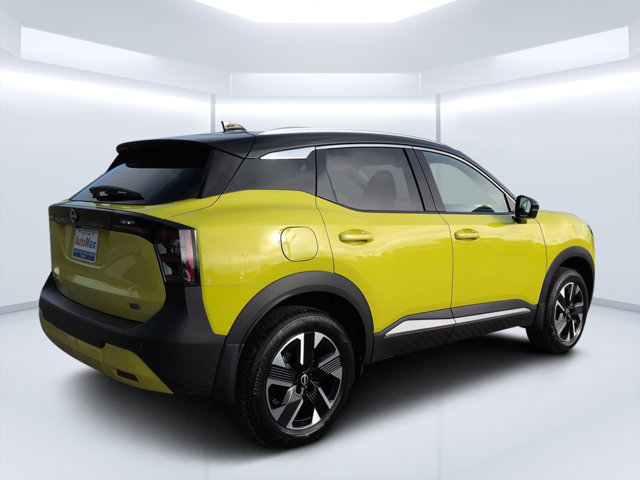 Used 2025 Nissan Kicks SR FWD image 3