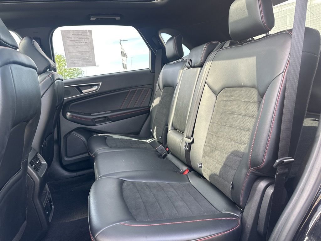 Used 2023 Ford Edge ST-Line w/ Class II Trailer Tow Package AWD/4WD image 34