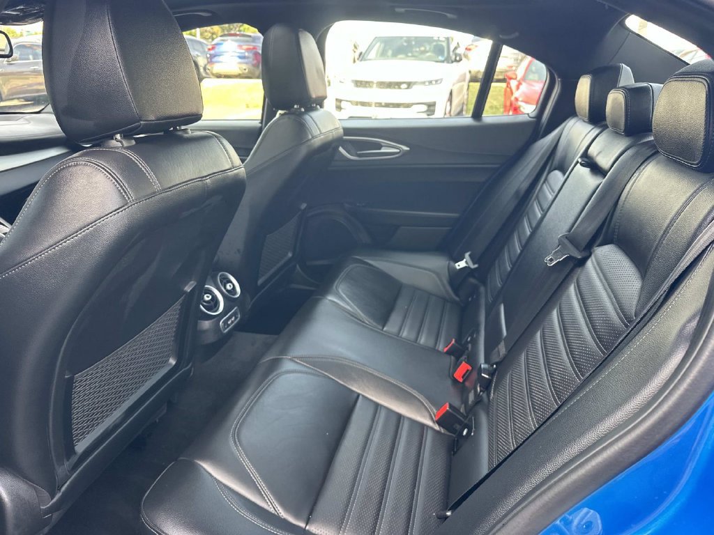 Used 2025 Alfa Romeo Giulia AWD image 16