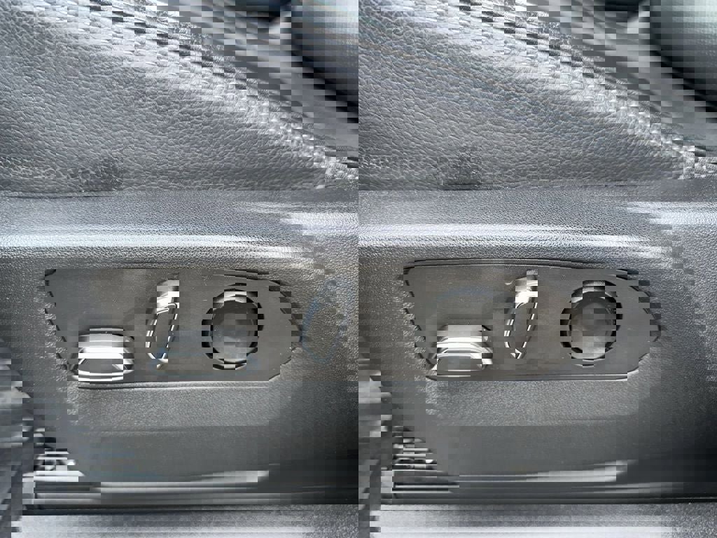 Used 2022 GMC Yukon XL Denali image 10