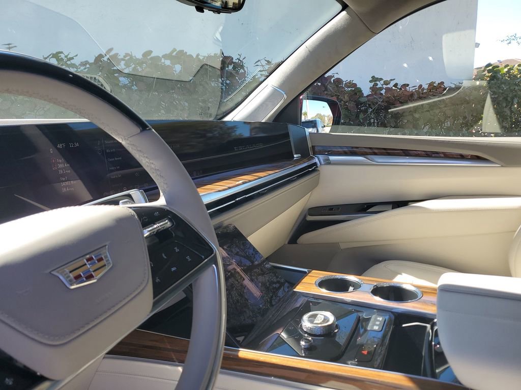 Certified 2025 Cadillac Escalade Sport Platinum w/ LPO, Floor Liner Package image 22