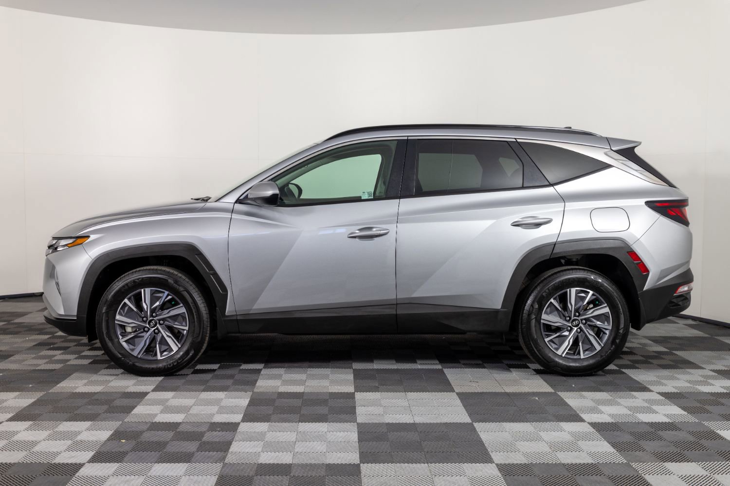 Used 2024 Hyundai Tucson Blue image 3