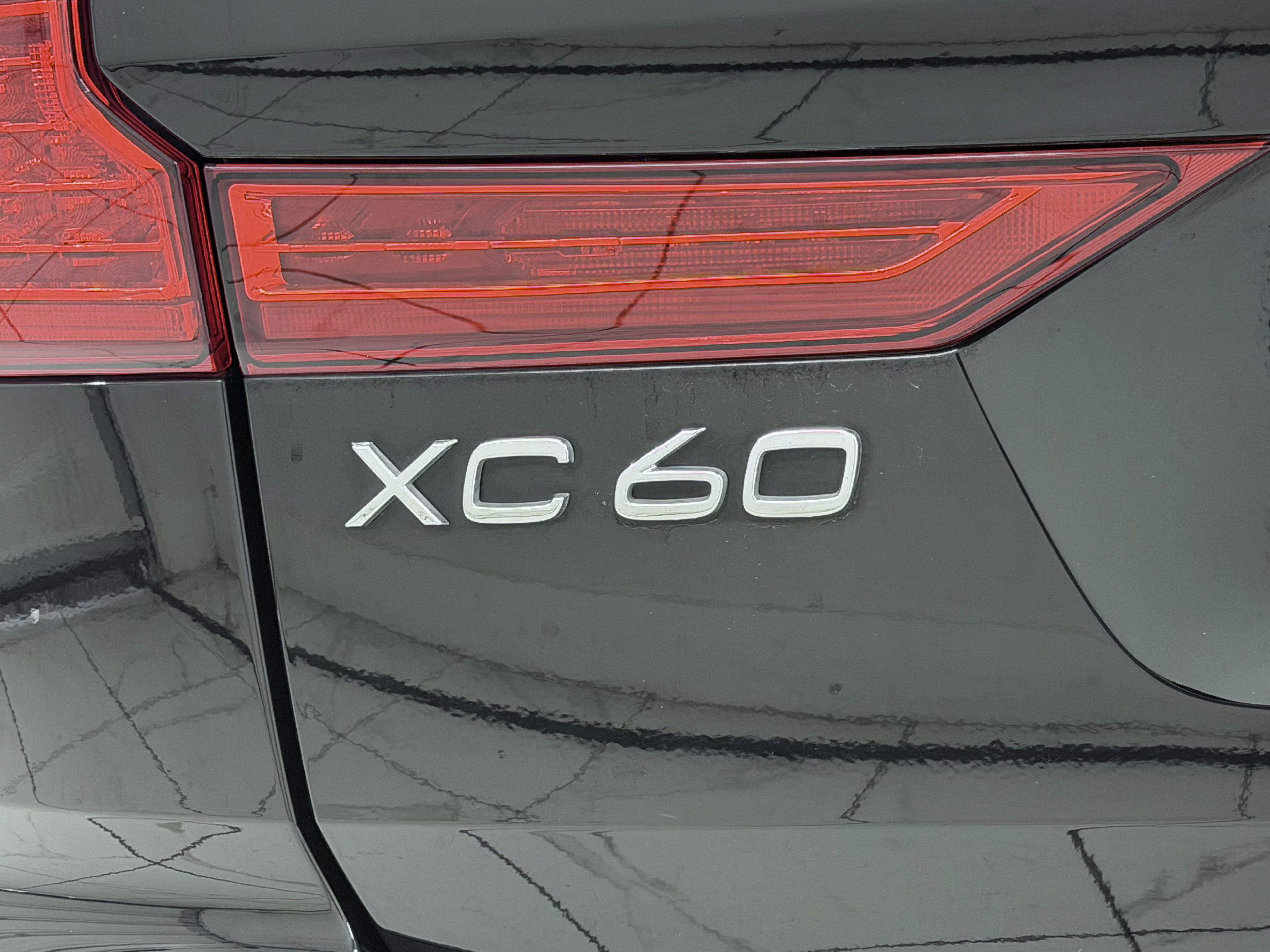 Used 2025 Volvo XC60 B5 Plus w/ Climate Package PRO AWD/4WD image 54