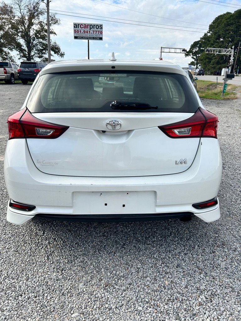 Used 2018 Toyota Corolla iM image 4