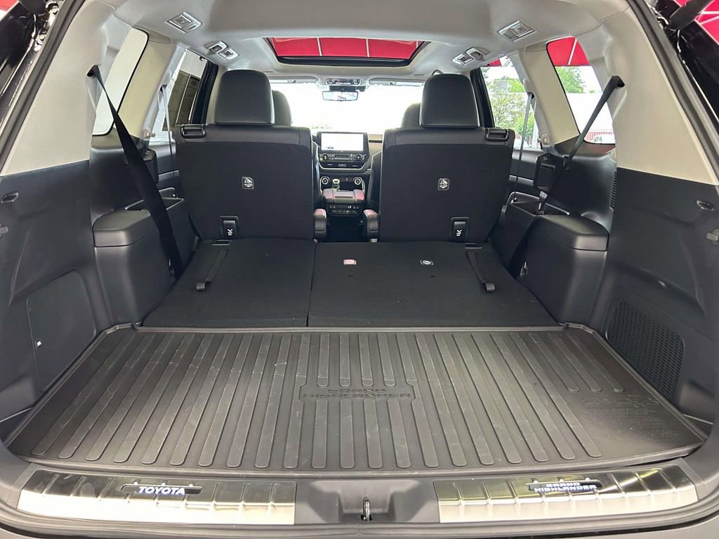 Used 2026 Toyota Grand Highlander AWD image 12