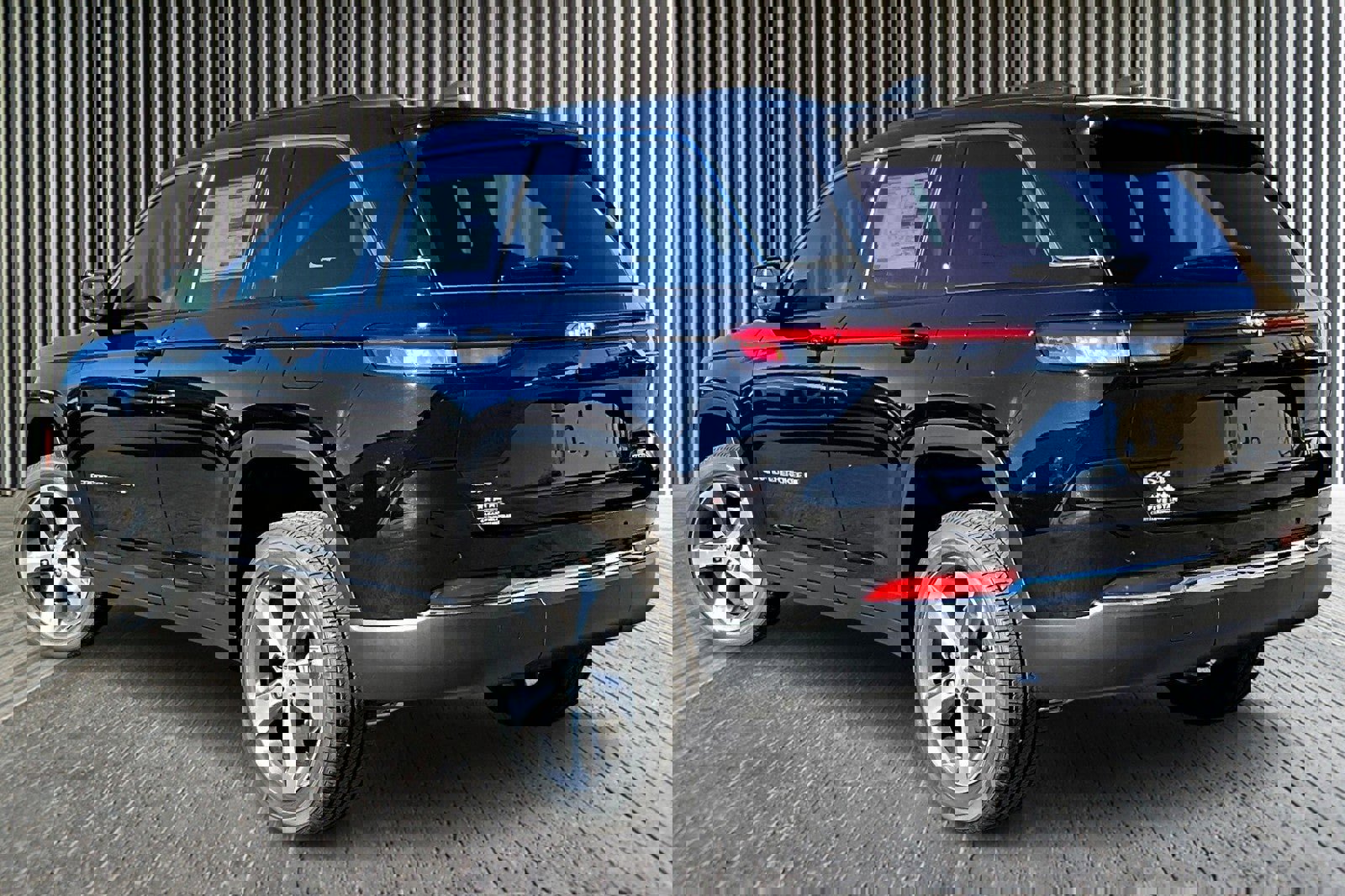 New 2025 Jeep Grand Cherokee Limited image 3