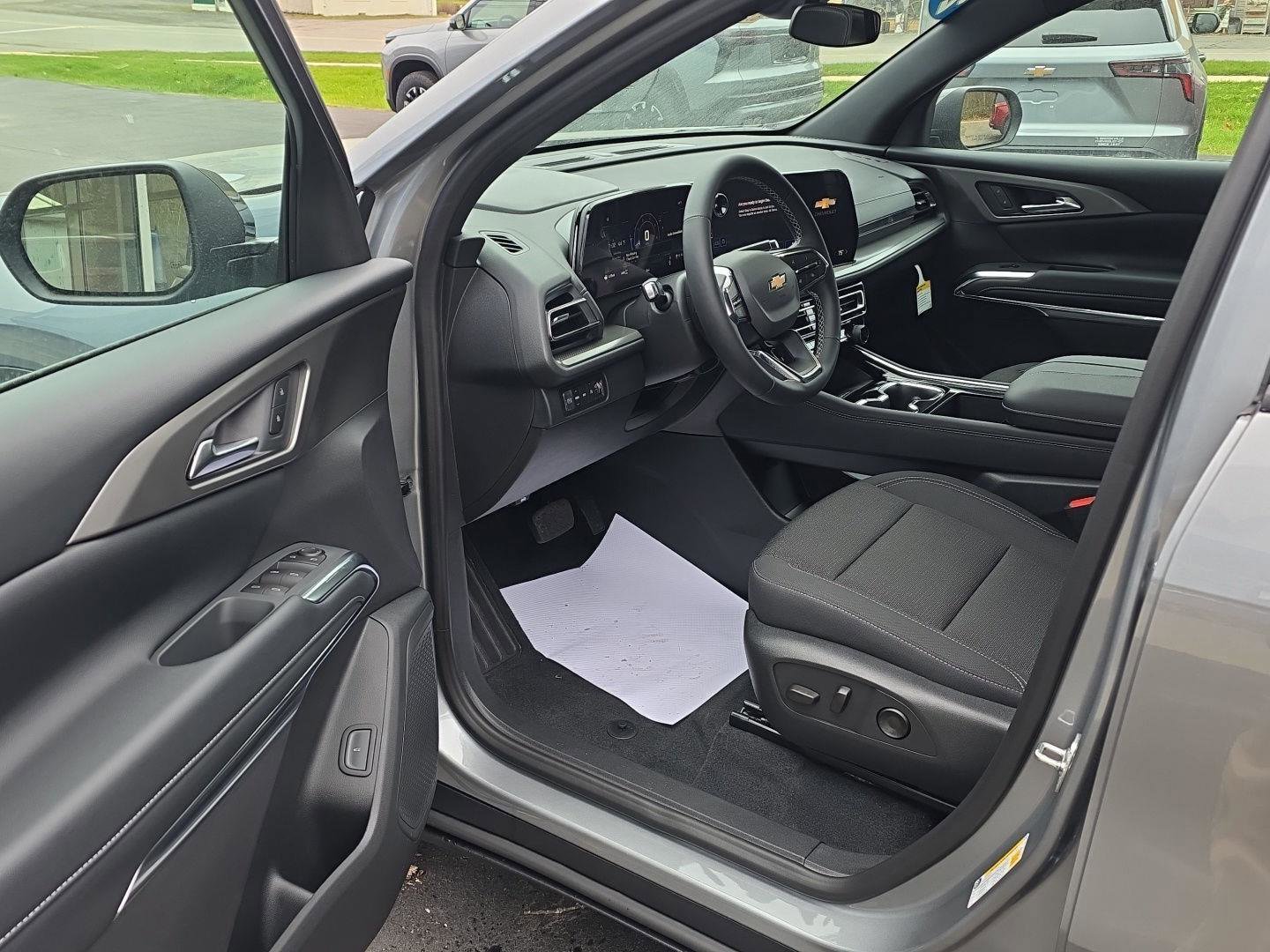 New 2026 Chevrolet Traverse LT image 16