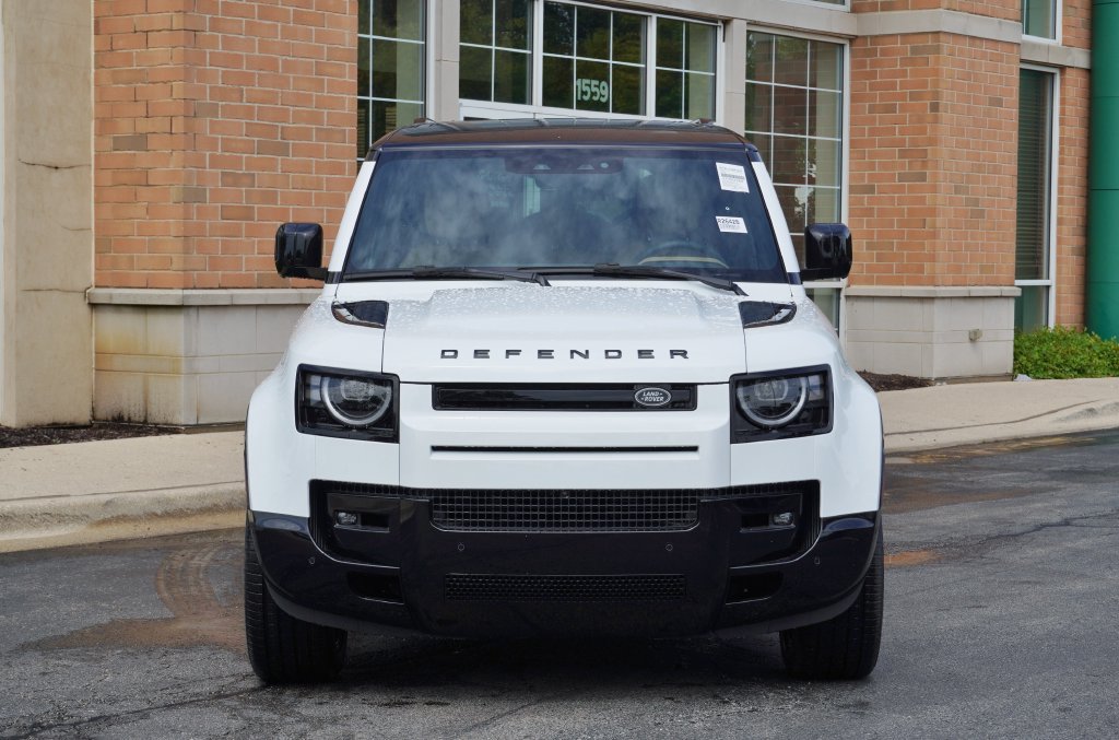 New 2026 Land Rover Defender 110 X-Dynamic SE AWD/4WD image 4