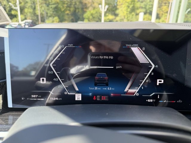 New 2026 BMW X7 M60i w/ Climate Comfort Package image 13