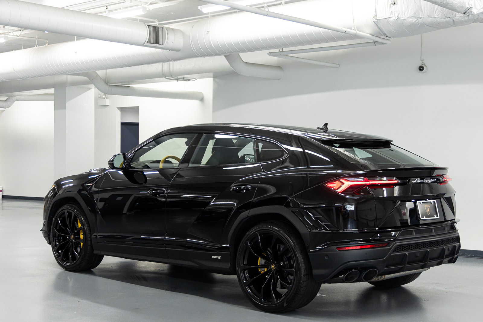 Used 2024 Lamborghini Urus S AWD/4WD image 4