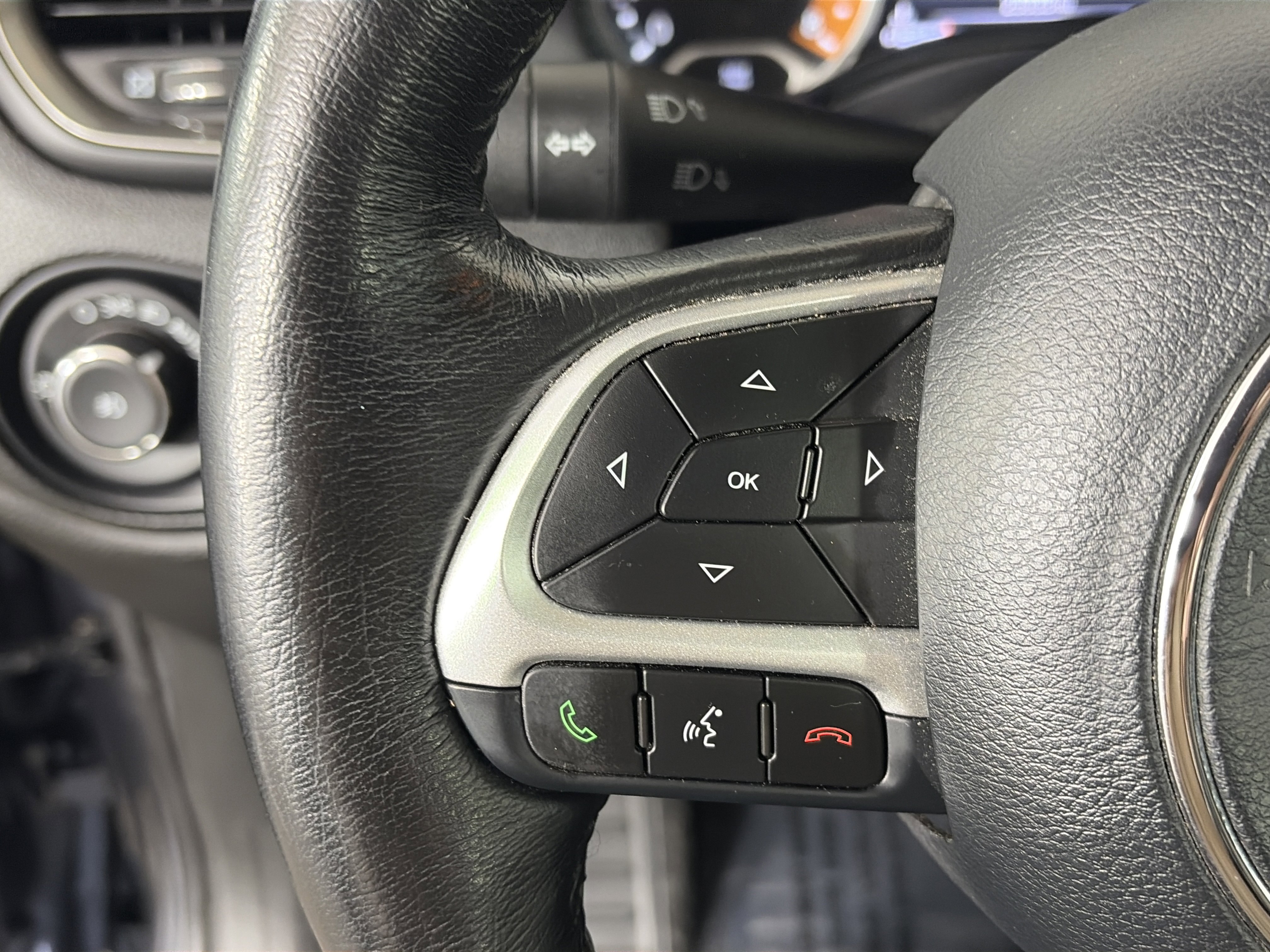 Used 2023 Jeep Renegade Limited w/ Sun/Sound Group image 30