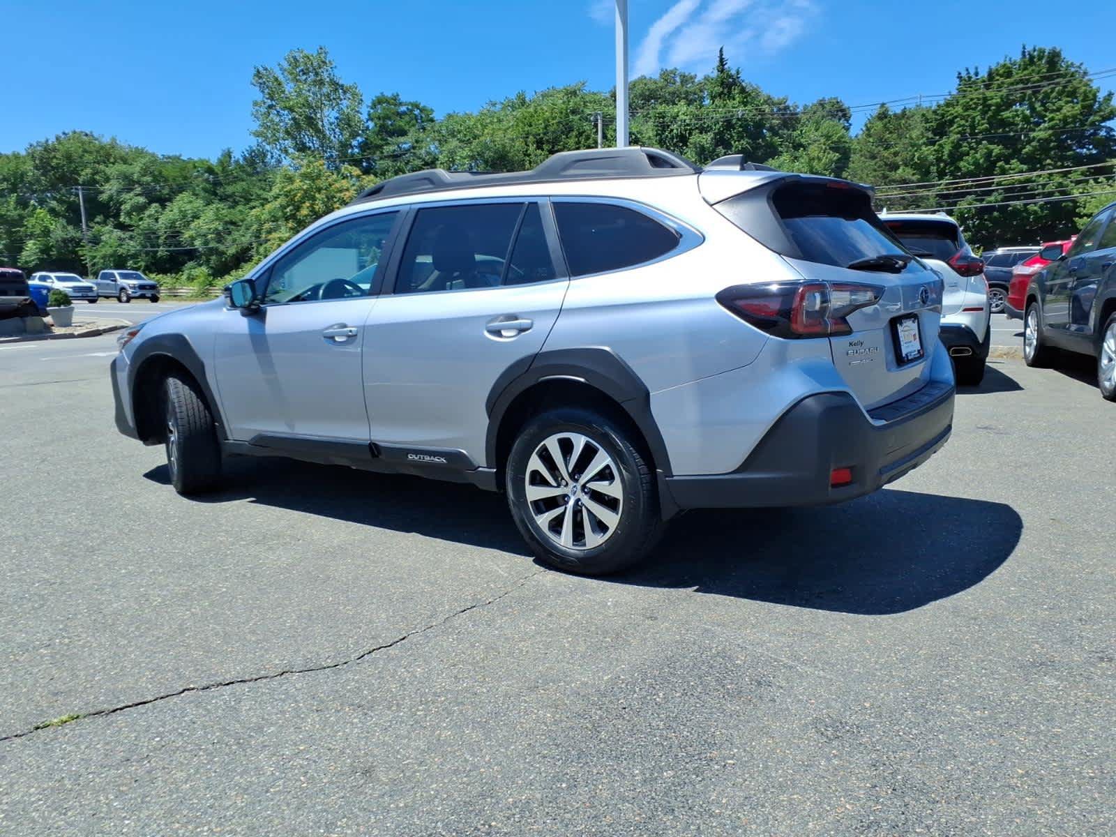 Used 2024 Subaru Outback Premium AWD/4WD image 8