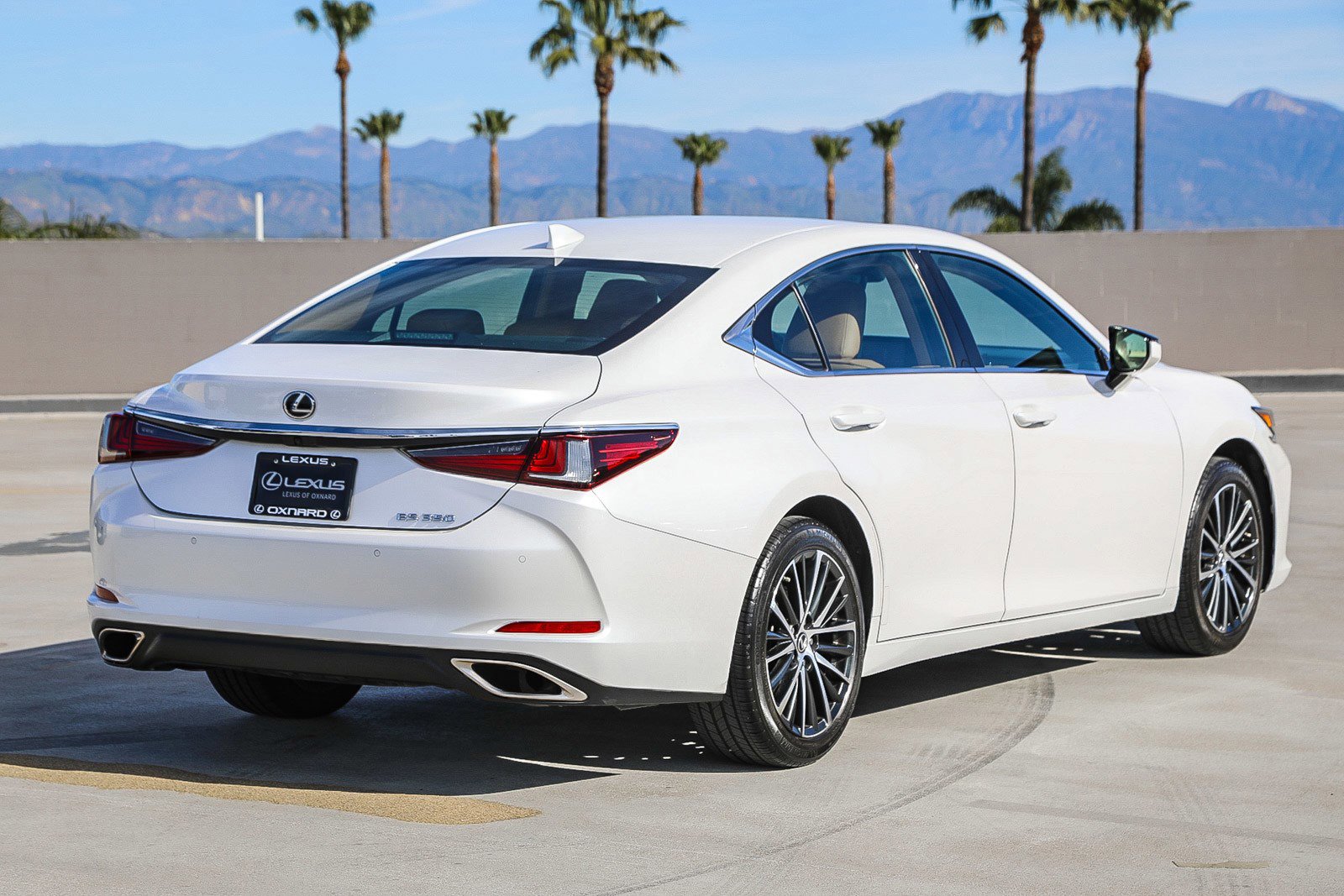 Used 2024 Lexus ES 350 w/ Premium Package image 7
