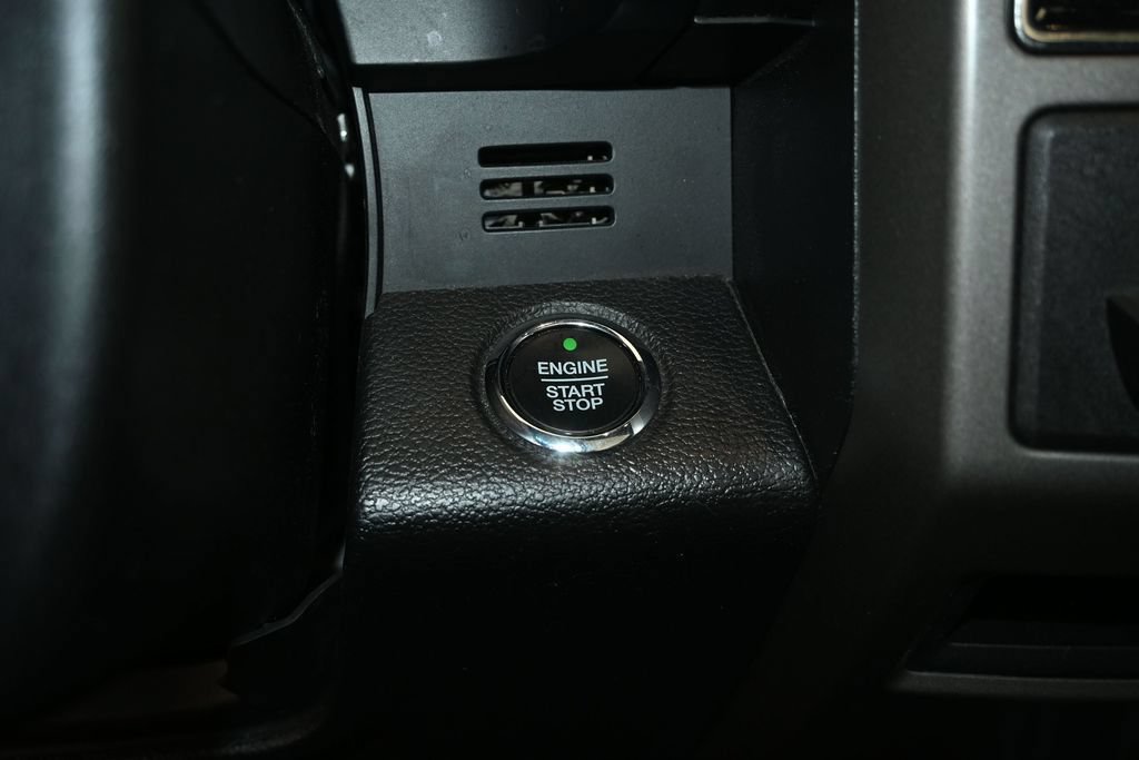 Used 2021 Ford Expedition XLT AWD/4WD image 25