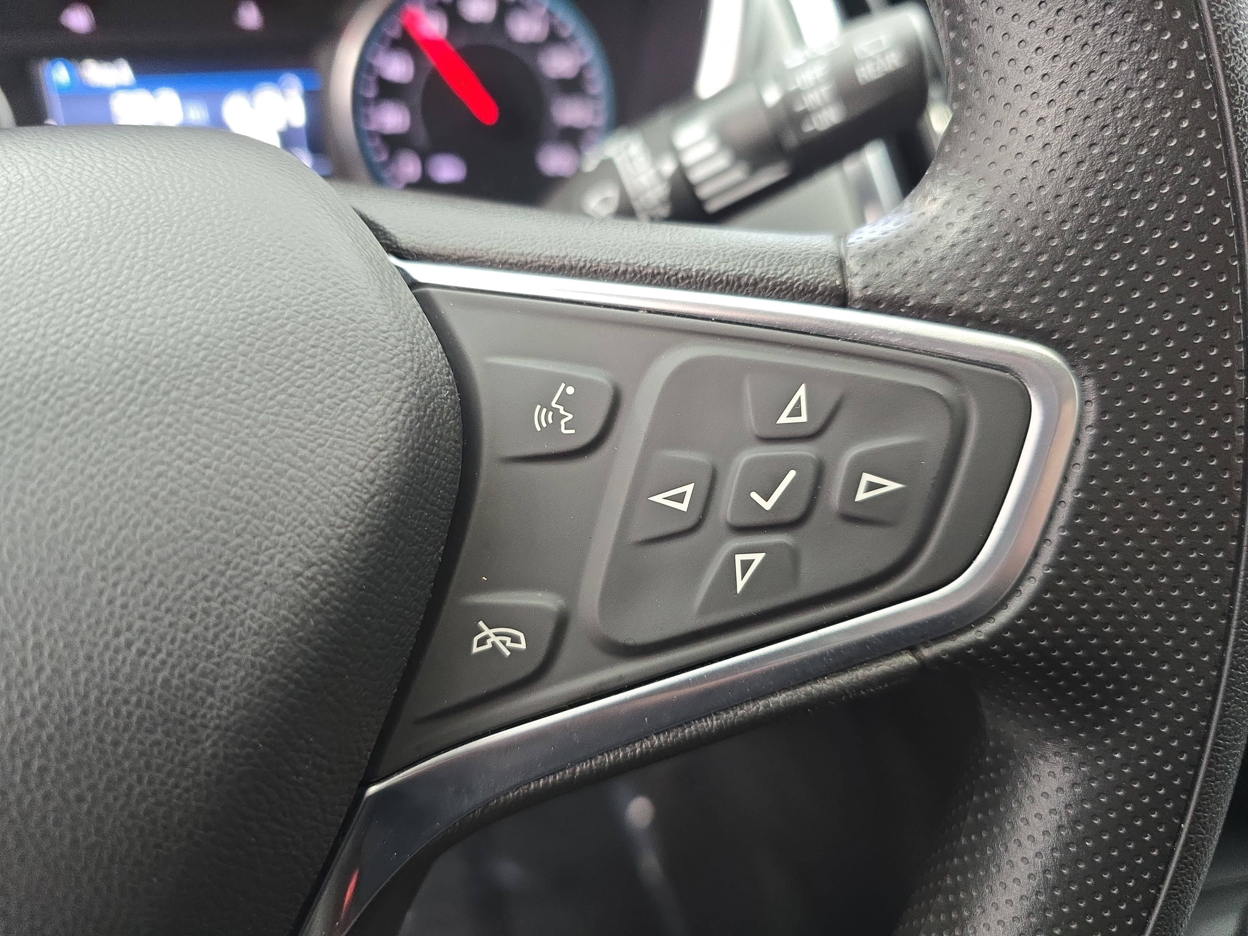 Used 2022 Chevrolet Equinox LS w/ LS Convenience Package image 17