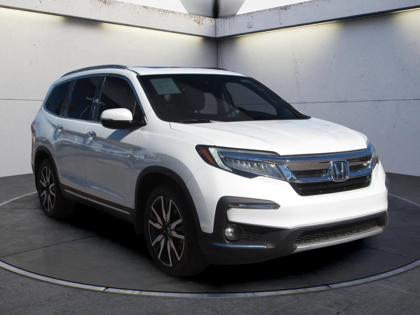 Used 2021 Honda Pilot Touring image 2